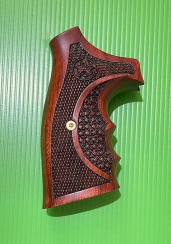 Hardwood Handgun Grips Compatible with Smith and Wesson N Frame Round Butt Revolvers Finger Groove Checkered Design Deluxe Classic Handmade Craft Handcraft in Kuwait