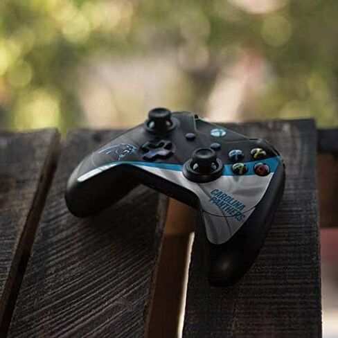 ملصق Skinit المخصص للألعاب متوافق مع وحدة تحكم Xbox One Elite - تصميم Carolina Panthers مرخص رسميًا من NFL in Kuwait