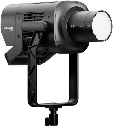 مصباح LED Profoto L600C - CCT عريض للغاية وخالي من الوميض مع تصميم خفيف الوزن وتحكم لاسلكي (أسود) in Saudi Arabia