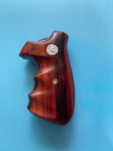 Hardwood Handgun Grips Compatible with Smith and Wesson K/L Frame Square Butt Revolvers Finger Groove Design Deluxe Classic Handmade Craft Handcraft Smooth in Kuwait