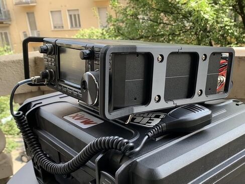 مقابض السكك الحديدية الجانبية الواقية لراديو Icom IC-7300 in Saudi Arabia