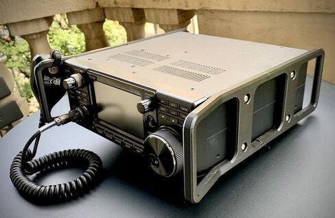 مقابض السكك الحديدية الجانبية الواقية لراديو Icom IC-7300 in Saudi Arabia