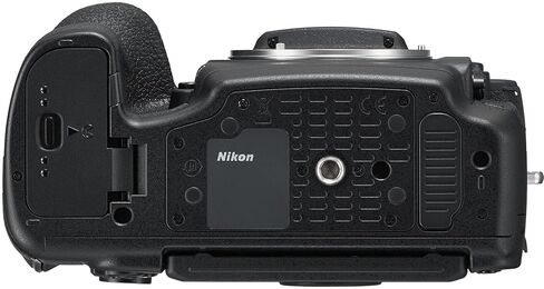 كاميرا Nikon D850 DSLR مع عدسة AF-S DX 18-140 مم f/3.5-5.6G ED VR وعدسة AF-S 50 مم f/1.8G + ذاكرة 64 جيجابايت + غطاء محرك السيارة + بطارية إضافية + مرشحات + حامل ثلاثي القوائم + المزيد (حزمة 34 قطعة) (متجددة) in Saudi Arabia