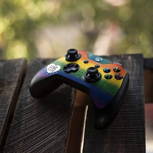 غلاف Skinit المخصص للألعاب المتوافق مع وحدة تحكم Xbox One - تصميم Love is Love Rainbow المصمم في الأصل in Saudi Arabia