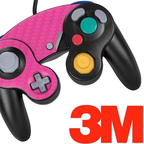 غلاف Skinit المخصص للألعاب متوافق مع وحدة تحكم Nintendo Gamecube - تصميم مادة من ألياف الكربون الوردية المتخصصة in Kuwait