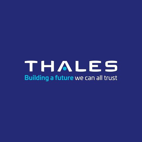 Thales - SafeNet eToken Fusion - مفتاح أمان معتمد من FIDO2 مقاوم للتصيد الاحتيالي للشهادات الرقمية أو تطبيقات الويب ومصادقة سطح المكتب - USB-A، حزمة من 50 in Kuwait