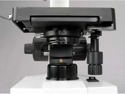 مجهر مركب أحادي العين AmScope M220B، عدسات WF10x وWF20x، تكبير 40x-800x، إضاءة التنغستن، Brightfield، مكثف NA Abbe 1.25، تركيز محوري خشن ودقيق، مرحلة ميكانيكية، 110 فولت in Saudi Arabia