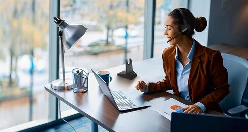 سماعات الرأس Yealink WH64 Hybrid Dual Teams مع تقنية Dongle Hybrid المُحسّنة لتصميم Microsoft Teams ثنائي الأذن لتقليل الضوضاء USB in Saudi Arabia