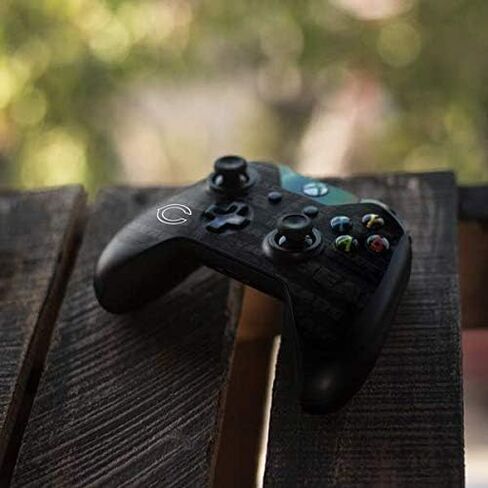ملصق Skinit المخصص للألعاب متوافق مع وحدة تحكم Xbox One - تصميم باللونين الأبيض والأسود مرخص رسميًا من NFL Chicago Bears in Kuwait