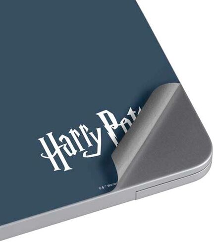 ملصق لاصق للكمبيوتر المحمول متوافق مع جهاز MacBook Air مقاس 15 بوصة (2023) - تصميم Warner Bros Ravenclaw House Crest in Kuwait