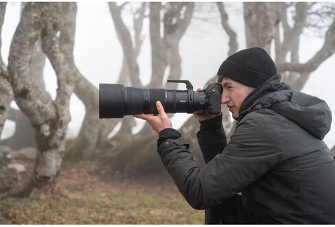 عدسة Nikon NIKKOR Z مقاس 180-600 مم وببؤرة f/5.6-6.3 VR (Nikon Z) (20117) + محول FTZ II + بطاقة ذاكرة سعة 64 جيجابايت + حقيبة ظهر + Monopod + قارئ بطاقات + برنامج Corel Photo + مجموعة مرشح + محفظة ذاكرة + المزيد in Saudi Arabia
