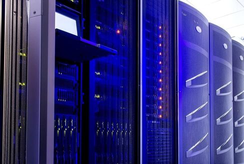 لوحة تصحيح 24 منفذ 1U Rackmount CAT6 وCAT 5 E UTP بالإضافة إلى شريط خلفي لخزائن البيانات (PPAN-24-C6-BB) in Kuwait