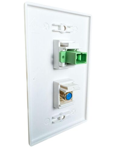 لوحة حائط من الألياف الضوئية، Simplex، مع منفذ Gold Coax، وحامل تثبيت منخفض الجهد متضمن، لـ SC/APC - أبيض in Saudi Arabia