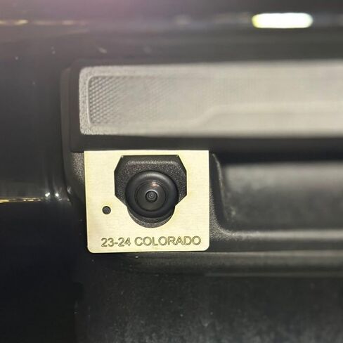 ClearVU T-106 منظف الكاميرا الاحتياطية يناسب 2020-2026 Silverado 1500 2500 HD Multi-Pro Tailgate | يتضمن مجموعات DIY | لا حاجة إلى أسلاك | يشطف الثلج والملح والأوساخ والحطام in Kuwait