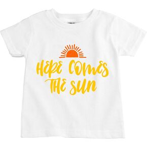 تي شيرت للأطفال الصغار من القطن العضوي مطبوع عليه The Spunky Stork Here Comes The Sun in Kuwait