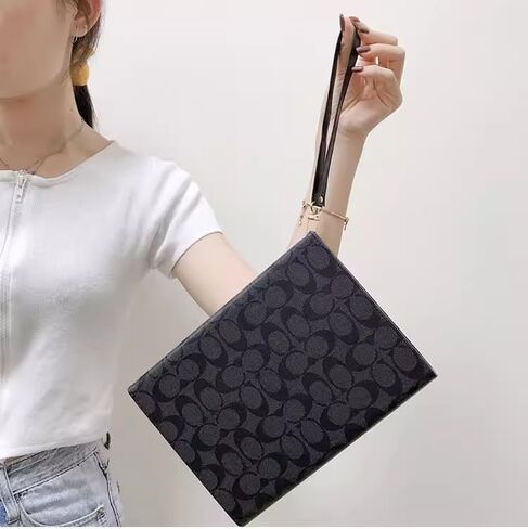 حافظة iPad 10.9 بوصة مقاومة للصدمات متوافقة مع iPad الجيل العاشر والحادي عشر (A16 / 2025/2022)، غطاء فوليو عالي التحمل مع خاصية النوم/الاستيقاظ التلقائي، حزام يد للنساء والرجال in Kuwait