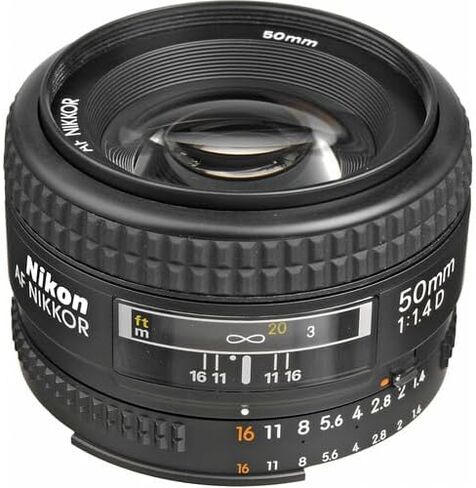 حزمة عدسة Nikon AF NIKKOR مقاس 50 مم f/1.4D طراز الولايات المتحدة الأمريكية (1902) مع حافظة عدسة مبطنة + طقم مرشح ماكرو + فلاتر عدسات UV وCPL وFL + غطاء توليب + حافظة غطاء العدسة + طقم تنظيف العدسة in Saudi Arabia