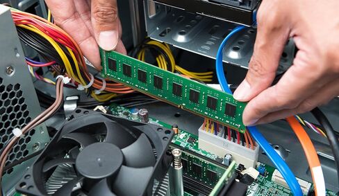 Kingston Technology (KVR13N9S8/4) 4GB 1333 MHz 240-Pin DDR3 SDRAM Memory Module in Saudi Arabia
