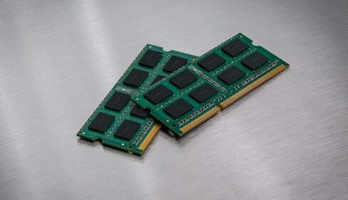 Kingston Technology (KVR13N9S8/4) 4GB 1333 MHz 240-Pin DDR3 SDRAM Memory Module in Saudi Arabia