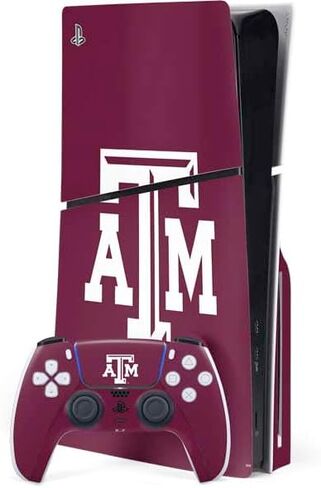 غلاف Skinit المخصص للألعاب المتوافق مع حزمة أقراص PS5 النحيفة - تصميم Gig Em Aggies المرخص رسميًا من جامعة Texas A&M in Saudi Arabia