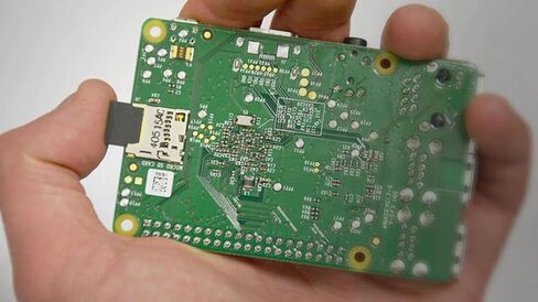 Pre-Loaded DAKboard OS Micro SD Card for Raspberry Pi - DIY Smart Home Display, Shared Family Calendar & Organizer with to-Dos & Digital Photo Frame in Saudi Arabia