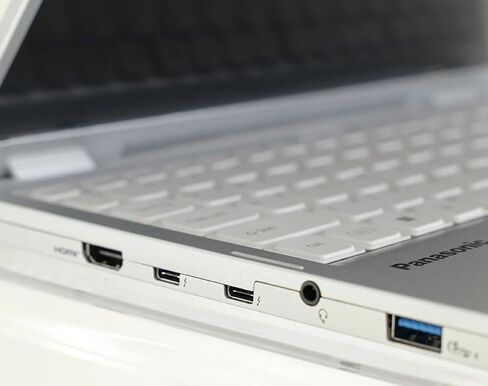Panasonic Let's note FV4 - كمبيوتر محمول 14 بوصة - QHD - Intel Core i7 الجيل الثالث عشر i7-1370P - تقنية vPro - ذاكرة وصول عشوائي 32 جيجابايت - SSD 512 جيجابايت - لوحة مفاتيح باللغة الإنجليزية [الولايات المتحدة] - متوافق مع TAA in Kuwait