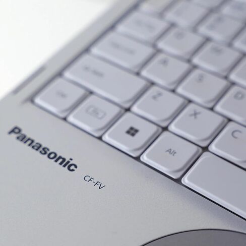 Panasonic Let's note FV4 - كمبيوتر محمول 14 بوصة - QHD - Intel Core i7 الجيل الثالث عشر i7-1370P - تقنية vPro - ذاكرة وصول عشوائي 32 جيجابايت - SSD 512 جيجابايت - لوحة مفاتيح باللغة الإنجليزية [الولايات المتحدة] - متوافق مع TAA in Kuwait