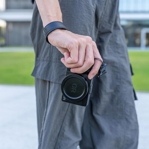 غطاء عدسة الكاميرا JJC مع حقيبة كاميرا صلبة لكاميرا Ricoh GR IV GR4 الرقمية in Saudi Arabia