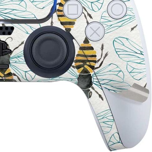 ملصق Skinit المخصص للألعاب متوافق مع وحدة تحكم PS5 - Honey Bee مرخص رسميًا من Cat Coq Design in Kuwait
