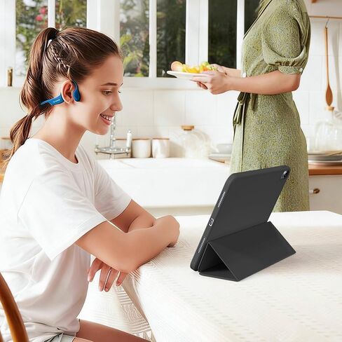 حافظة لجهاز iPad (A16) الجيل الحادي عشر مقاس 11/10.9 بوصة مع حامل أقلام 2025/2022، غطاء حماية رفيع ثلاثي الطي، غطاء هجين مع ظهر ناعم من مادة TPU، أسود in Kuwait