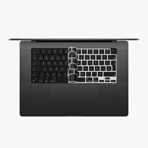 غطاء لوحة المفاتيح kwmobile متوافق مع Apple MacBook Pro 16.2 2024 M4 A3403 / A3186 - QWERTY (إسبانيا) غطاء لوحة المفاتيح من السيليكون - أسود in Kuwait