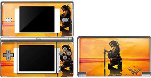 ملصق Skinit المخصص للألعاب متوافق مع DS Lite - تصميم ملصق فيلم Warner Bros Wonder Woman مرخص رسميًا in Saudi Arabia