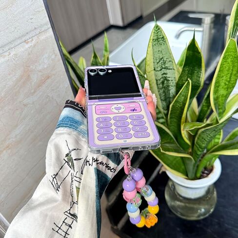 حافظة إبداعية لطيفة لهاتف سامسونج جالاكسي Z Flip 7 مع حزام خرز Kawaii، غطاء حماية مفصلي مطبوع عليه ريترو PC، حافظة معصم عصرية للفتيات لهاتف Z Flip 7 - أرجواني in Kuwait