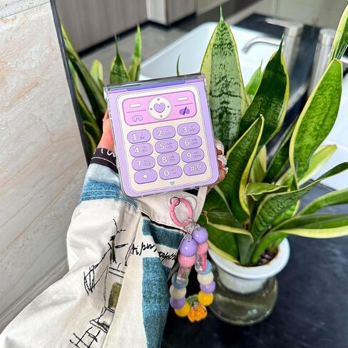حافظة إبداعية لطيفة لهاتف سامسونج جالاكسي Z Flip 7 مع حزام خرز Kawaii، غطاء حماية مفصلي مطبوع عليه ريترو PC، حافظة معصم عصرية للفتيات لهاتف Z Flip 7 - أرجواني in Kuwait