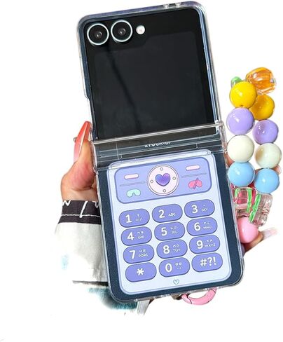 حافظة إبداعية لطيفة لهاتف سامسونج جالاكسي Z Flip 7 مع حزام خرز Kawaii، غطاء حماية مفصلي مطبوع عليه ريترو PC، حافظة معصم عصرية للفتيات لهاتف Z Flip 7 - أرجواني in Kuwait