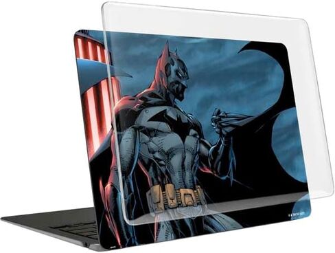 حقيبة كمبيوتر محمول Skinit بالإضافة إلى غلاف متوافق مع جهاز MacBook Air 15 بوصة (2023) - غطاء مرخص رسميًا من DC Comics Batman Future State #4 من تصميم Jim Lee in Kuwait