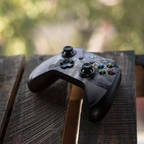 غلاف Skinit المخصص للألعاب المتوافق مع وحدة تحكم Xbox One S - مرخص رسميًا من Nene Thomas Fairy with Horse in Snow من Nene Thomas Design in Saudi Arabia