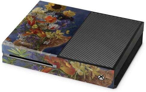 ملصق Skinit المخصص للألعاب متوافق مع وحدة تحكم Xbox One - مرخص رسميًا من Nene Thomas Tabby Cat مع الزهور من Nene Thomas Design in Kuwait