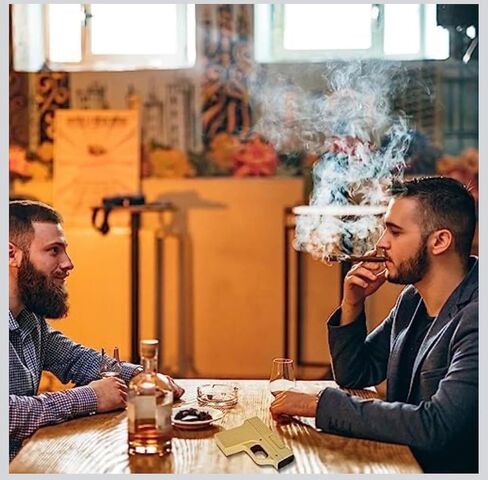 ولاعة شعلة قابلة لإعادة الملء مع مخزن للسجائر، لهب أزرق مقاوم للرياح، لهب قابل للتعديل، ولاعة بوتان مدمجة للاستخدام اليومي (لون عشوائي، الوقود غير متضمن) in Kuwait