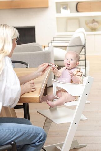 BELLA TUNNO Little Bites Bib – Silicone Baby Bibs for Infant Girls and Boys Ages 3-12 Months, BPA Free Soft Silicone Bib in Kuwait