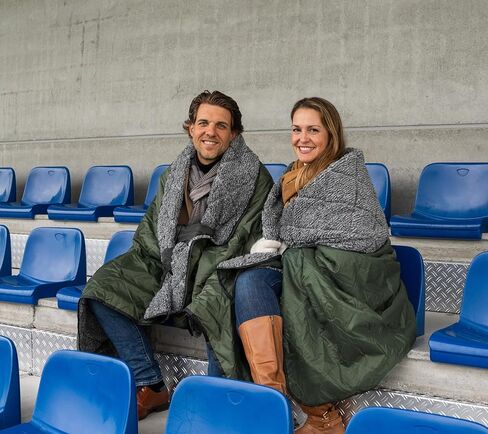 بطانية Dagmi Outdoors Sherpa مقاومة للماء للاستخدام الخارجي. ملعب شيربا الكبير وبطانيات التخييم للطقس البارد. مثالية للنزهة والحفلات الموسيقية والعشب والسيارة والقارب. مقاوم للرياح، دافئ جدًا، يمكن غسله في الغسالة. in Kuwait