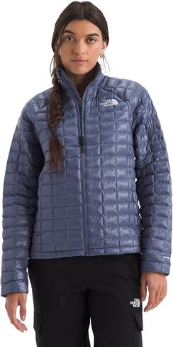 سترة The North Face النسائية المعزولة ThermoBall (مقاس قياسي وحجم كبير) - مقاومة للرياح والماء، جيوب آمنة بسحاب، توهج نكة، مقاس صغير in Saudi Arabia