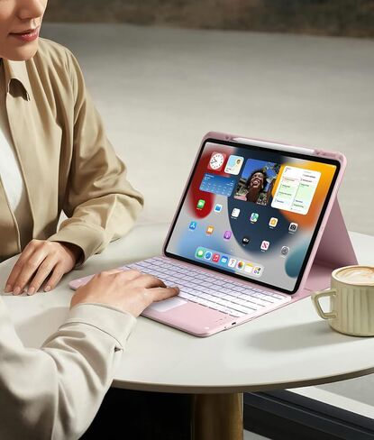 حافظة Harvopu لجهاز iPad Pro 13 بوصة مع لوحة مفاتيح (M5/M4) 2025/2024، لوحة مفاتيح مغناطيسية لاسلكية قابلة للفصل مع لوحة تتبع متعددة اللمس 7 ألوان غطاء قابل للطي مقاوم للإضاءة الخلفية لجهاز iPad Pro 13 بوصة، وردي in Kuwait