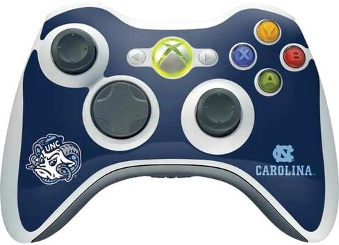 غلاف Skinit المخصص للألعاب متوافق مع وحدة التحكم اللاسلكية Xbox 360 - تصميم أيقونة Tar Heels مرخص رسميًا من College North Carolina in Kuwait