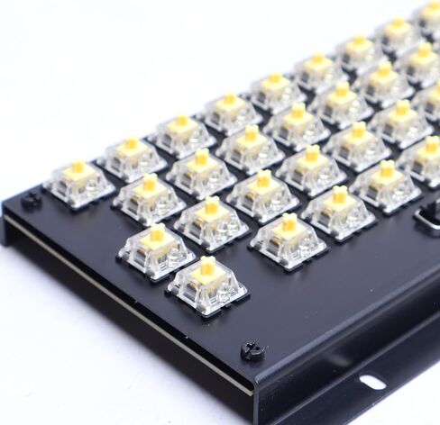 لوحة مفاتيح ميكانيكية بإضاءة خلفية Mechboard 64 لجهاز Commodore 64 - مصابيح LED زرقاء in Kuwait
