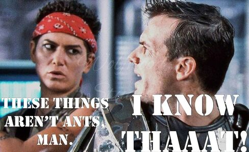 8 × 10 هدسون الخاص إلى فاسكويز كائنات فضائية هؤلاء ليسوا نملًا - صورة اقتباس الفيلم in Kuwait