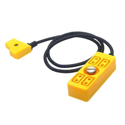 Dtap Power Splitter D-tap ذكر إلى 4 منافذ أنثى D-Tap Hub محول مع 1/4 برغي يوسع مخرج الطاقة إلى أربعة أجهزة in Kuwait