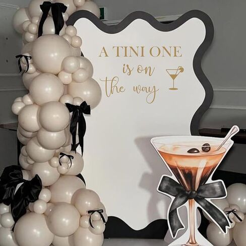 ملصق Upfirst A Tini One is on The Way - ملصقات ديكور لحفلات استقبال المولود الجديد، تكشف عن الجنس/ديكور حفلات استقبال المولود الجديد، ملصقات جدارية بخلفية قوس بالون من زجاج مارتيني (ملصق تيني) in Kuwait