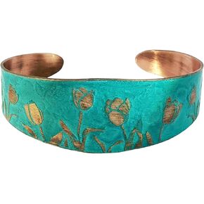 سوار مصنوع يدويًا من النحاس الصلب مدبب مع تصميم زهور التوليب المحفور، زنجار ريفي in Kuwait