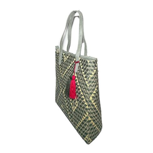 Tote Bag "Valentina", made by Jühue Artesanal, handmade bag made in Mexico, Red tote bag, hand embroidery, unique piece, embroidered tote bag, Mexican embroidery, Made in Mexico in Saudi Arabia